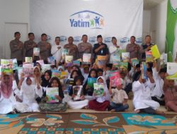 Peduli Literasi, Polda Aceh Distribusikan Buku ke Rumah Yatim