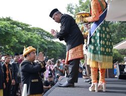 Berita Foto: Momen Sekda Aceh Jaya Dipeusijuk oleh MAA