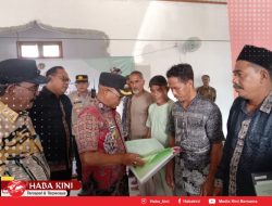 Warga Panga Aceh Jaya Terima Sertifikat Hak Atas Tanah PTSL