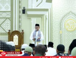 Pj Bupati Aceh Jaya Ikut Shalat Tarawih Malam Pertama di Masjid Agung Baitul Izzah 