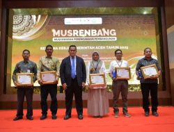 Dua Anak Perusahaan MDB Group Kembali Terima Penghargaan CSR Terbaik dari Pemerintah Aceh