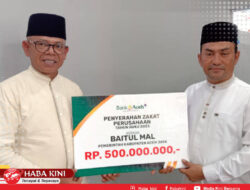 Pj Bupati Aceh Jaya Terima Zakat Bank Aceh Syariah Cabang Calang Sebesar Rp 500 Juta