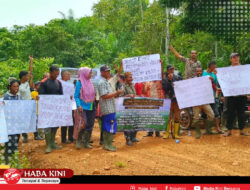 Seratusan Warga Darul Hikmah Gelar Aksi Tuntut Tanah Dikembalikan