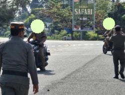 ASN Kocar-Kacir Melihat Petugas Satpol PP Aceh Jaya Datang saat Jam Kerja