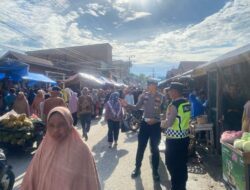 Jaga Kamtibmas, Personil Satlantas Polres Aceh Jaya Turun ke Pasar Tradisional