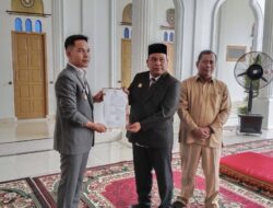 Wakil Bupati Aceh Jaya Serahkan SK Plt Sekda Aceh Jaya