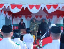 Bupati Safwandi Kenakan Baju Loreng Pimpin Upacara HUT Ke 80 Kemerdekaan RI