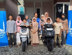 Dua Keluarga Yatim di Banda Aceh Terima Motor Baru dari Islamic Relief