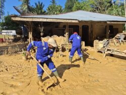 Islamic Relief Evakuasi Warga dan Pembersihan Rumah Terdampak Banjir di Lhokseumawe