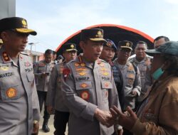Dampingi Kapolri, Kapolda Aceh Tinjau Lokasi Pengungsian Korban Banjir di Aceh Tamiang