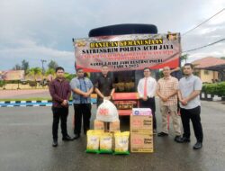 Polres Aceh Jaya Bagikan Sembako Korban Banjir di Hari Jadi Reserse ke 70