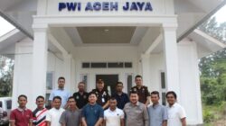 Kajari Aceh Jaya Sambangi Kantor PWI di Momen HUT Kejaksaan ke 81