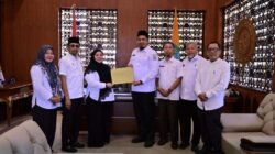 Sekda Masri Serahkan SK Plt Kalak BPBK dan UPTD Puskesmas Lhok Kruet