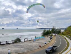 2 Atlet Pengprov Cabor Paralayang Uji Nyali di Gunung Keutapang Aceh Jaya