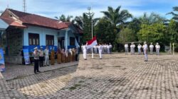 Pimpin Upacara di SMAN 1 Setia Bakti, Kasat Lantas Polres Aceh Jaya Edukasi Keselamatan