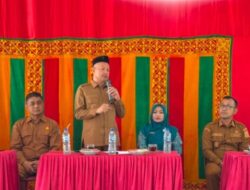 Tunaikan Janji Kampanye, Bupati Safwandi Salurkan Bantuan untuk Lansia di Aceh Jaya